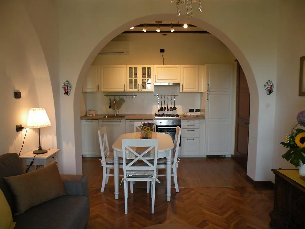 Villa Paradiso Apartment 시르미오네